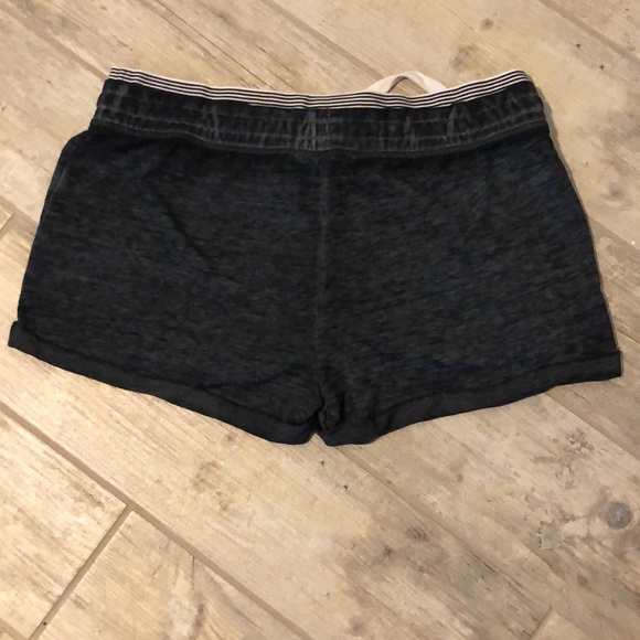 ❤️Derek Heart Super soft drawstring distressed heathered short shorts. - Picture 2 of 4